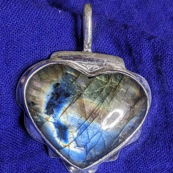 Labradorite Pendant - Picture 1 of 7